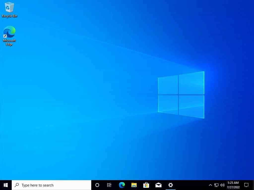 Install Windows 10 first boot desktop screen